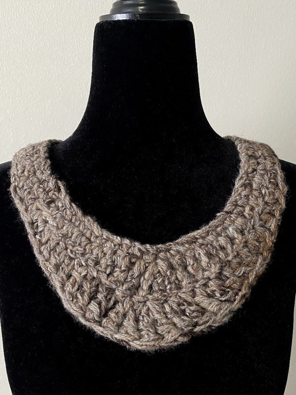 Handmade Crochet Brown Taupe Grey Wool Mother-Of-Pearl Collar Neckwear Accessory